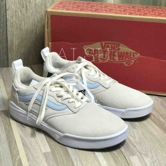 vans ultrarange beige